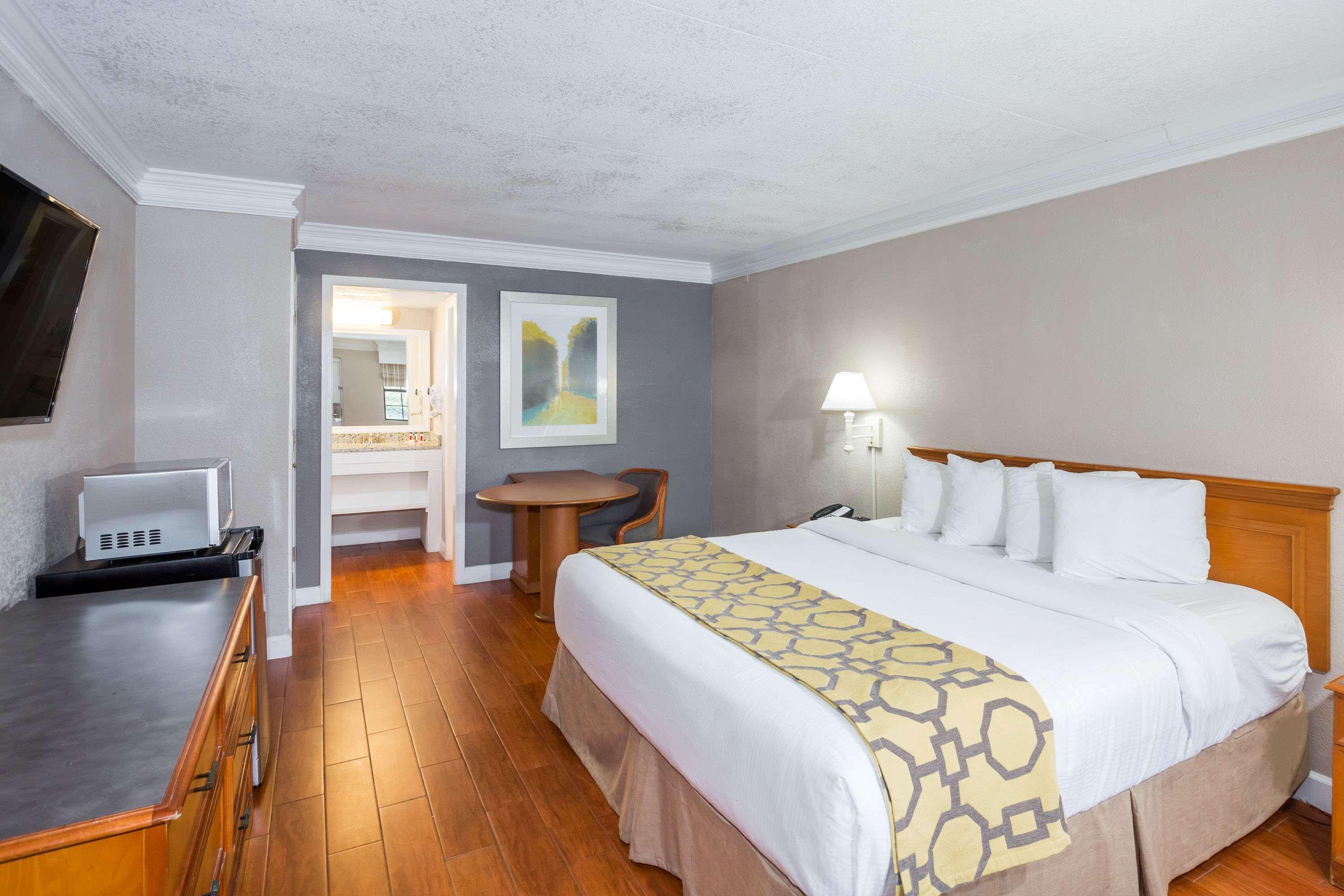 Casa Bella Inn & Suites Extended Stay Tallahassee Kültér fotó