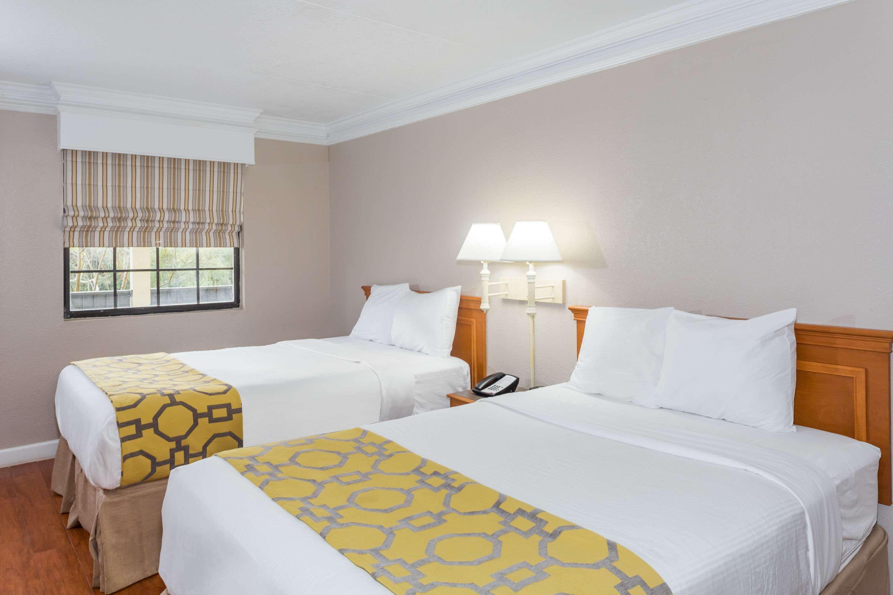 Casa Bella Inn & Suites Extended Stay Tallahassee Kültér fotó