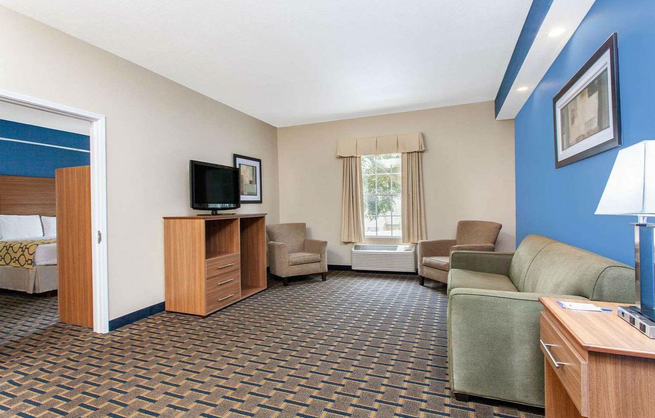 Casa Bella Inn & Suites Extended Stay Tallahassee Kültér fotó